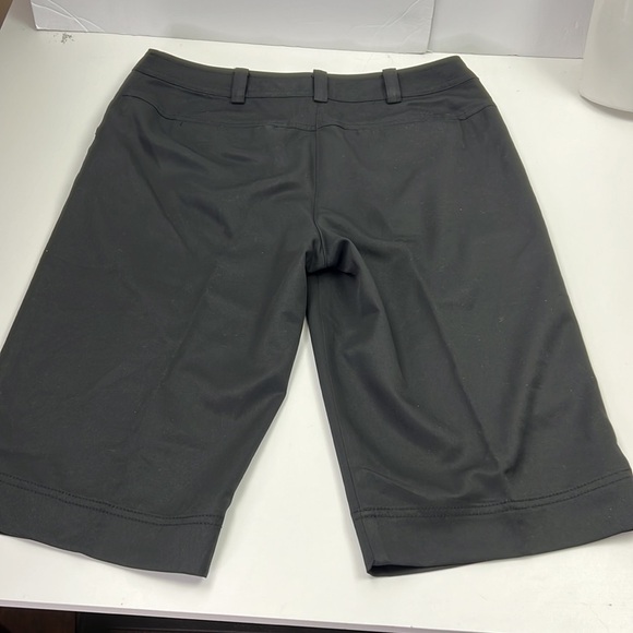 Izod black golf bermuda shorts with stretch - Picture 8 of 9